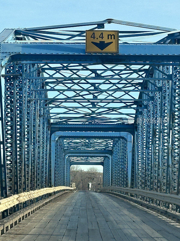 Siksika Nation箭木蓝桥